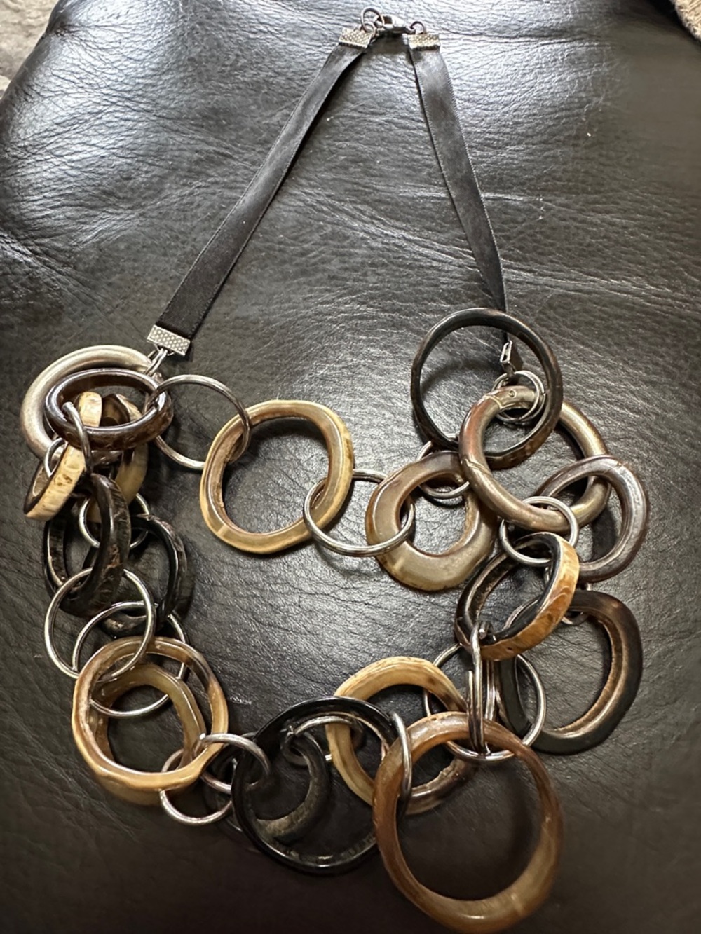 Retro Multi-Tone Link Necklace in Brown & Black Made of Shell or Bone